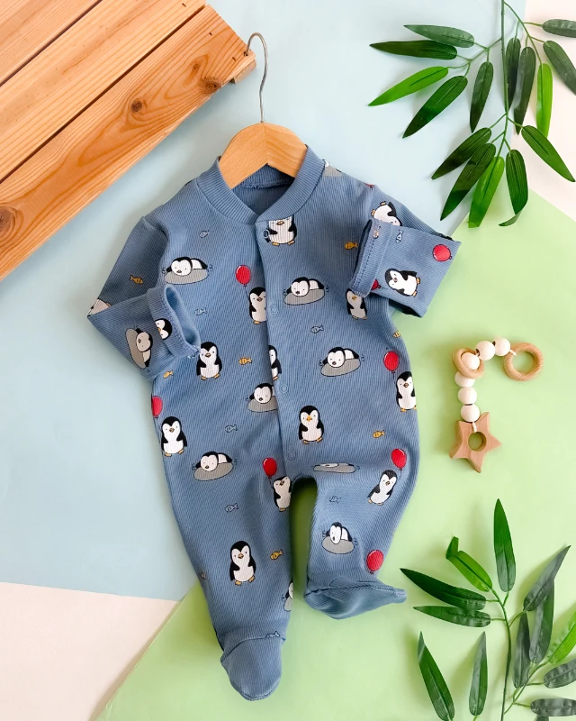 Penguen balık desenli ayaklı ribana kumaş boydan çıtçıtlı bebe tulum