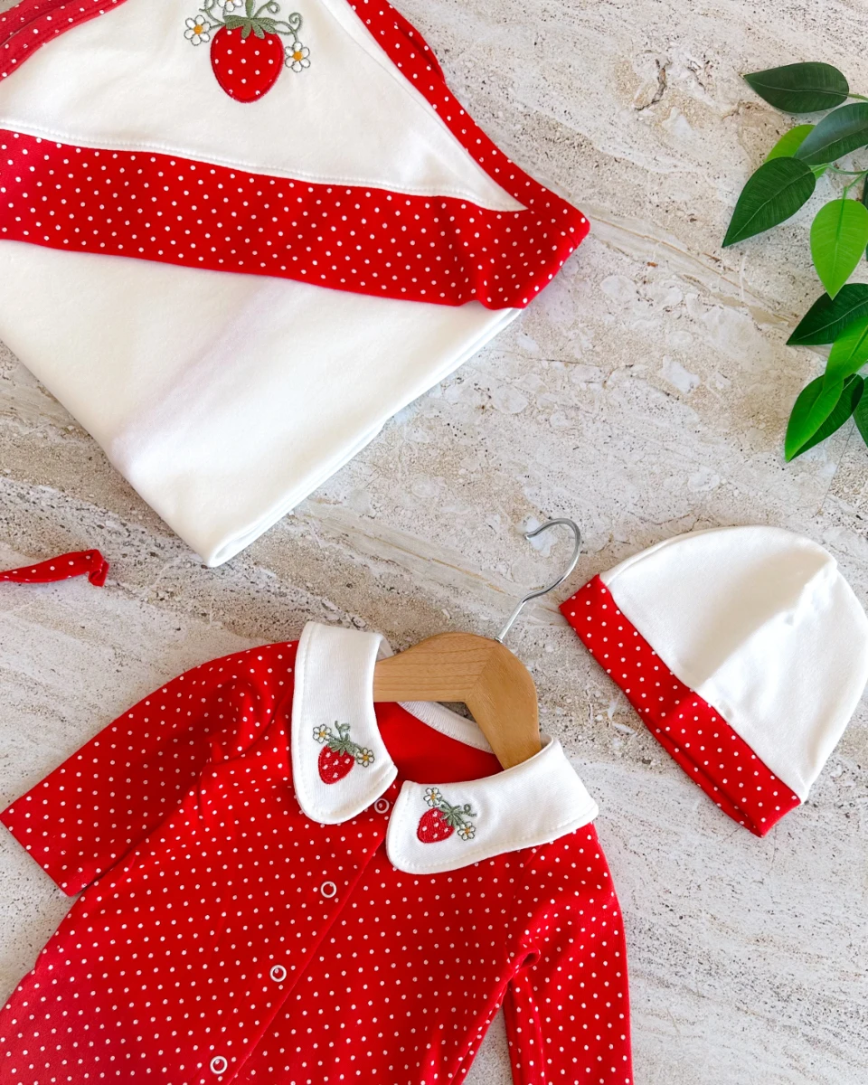 Çilek detay tulumlu mevsimlik yenidoğan 5 parça set 