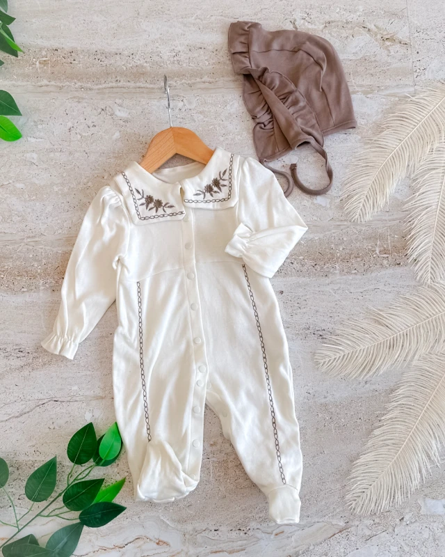 Nakış yakalı kahve şapkalı mevsimlik 2 parça tulum set 