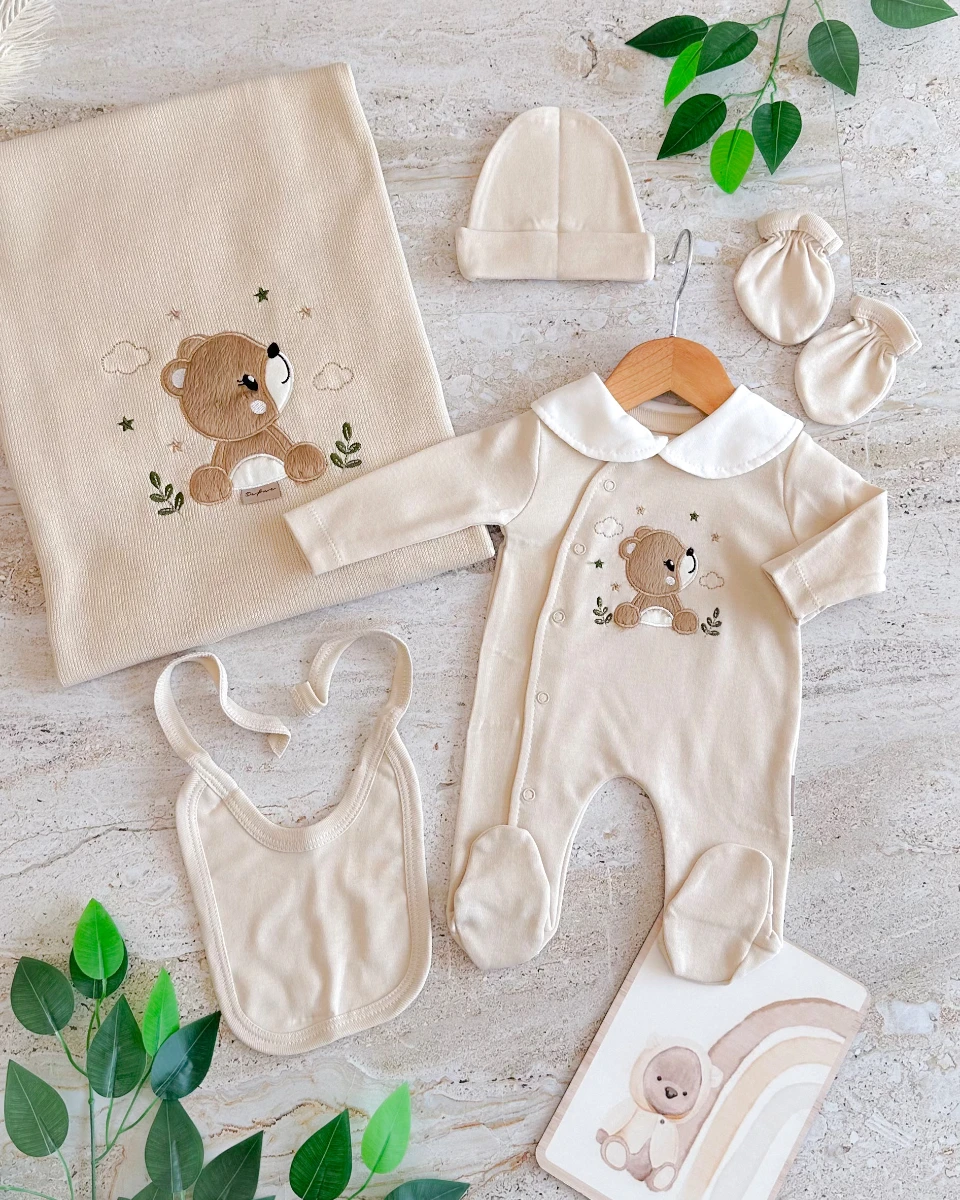 Sevimli boz ayıcık desen merserize battaniyeli 5 parça yenidoğan set 