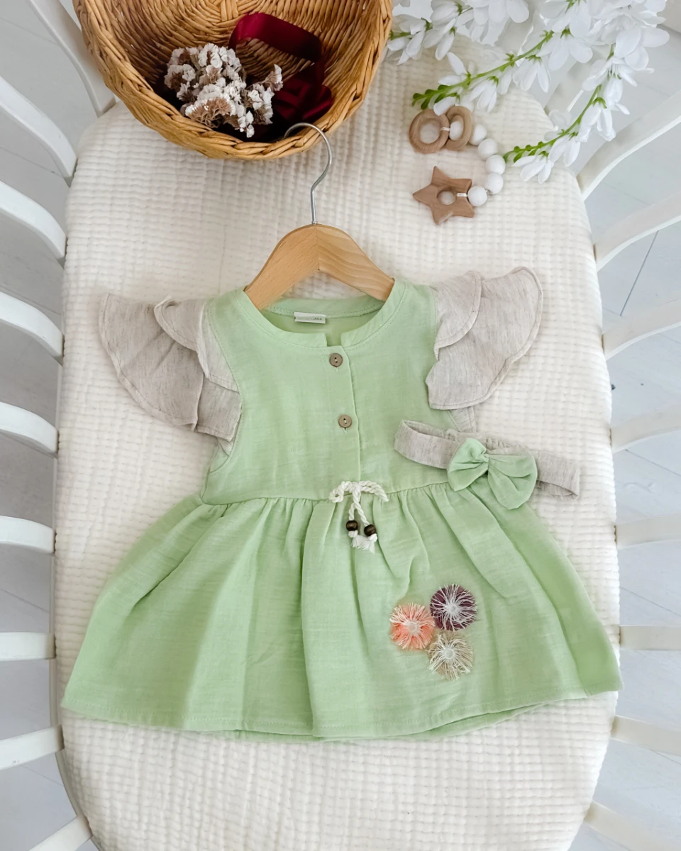 3 çiçek detaylı müslin yazlık kız bebe elbise