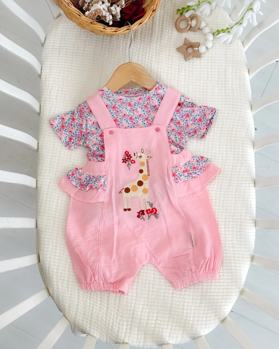 Çiçek zürafa nakışlı salopetli yazlık kız bebe tulum