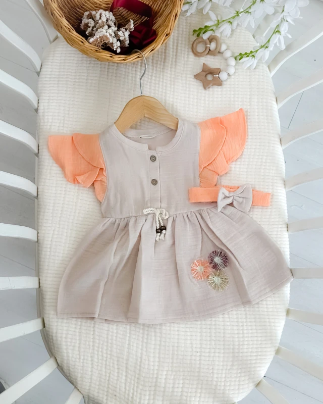 3 çiçek detaylı müslin yazlık kız bebe elbise