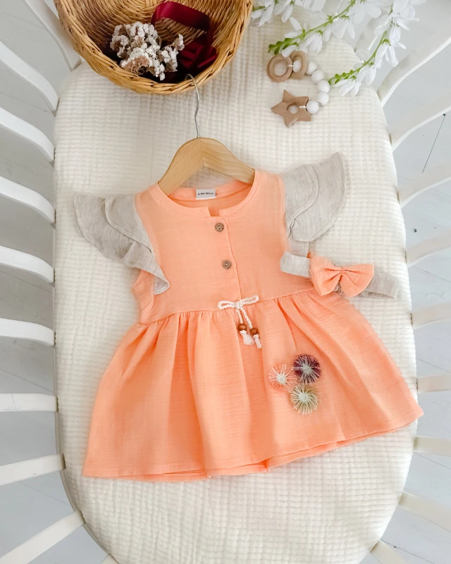 3 çiçek detaylı müslin yazlık kız bebe elbise