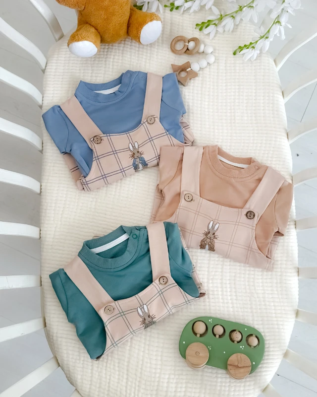 Petter rabbit nakışlı  alttan çıtçıtlı mevsimlik 2 parça salopet set 