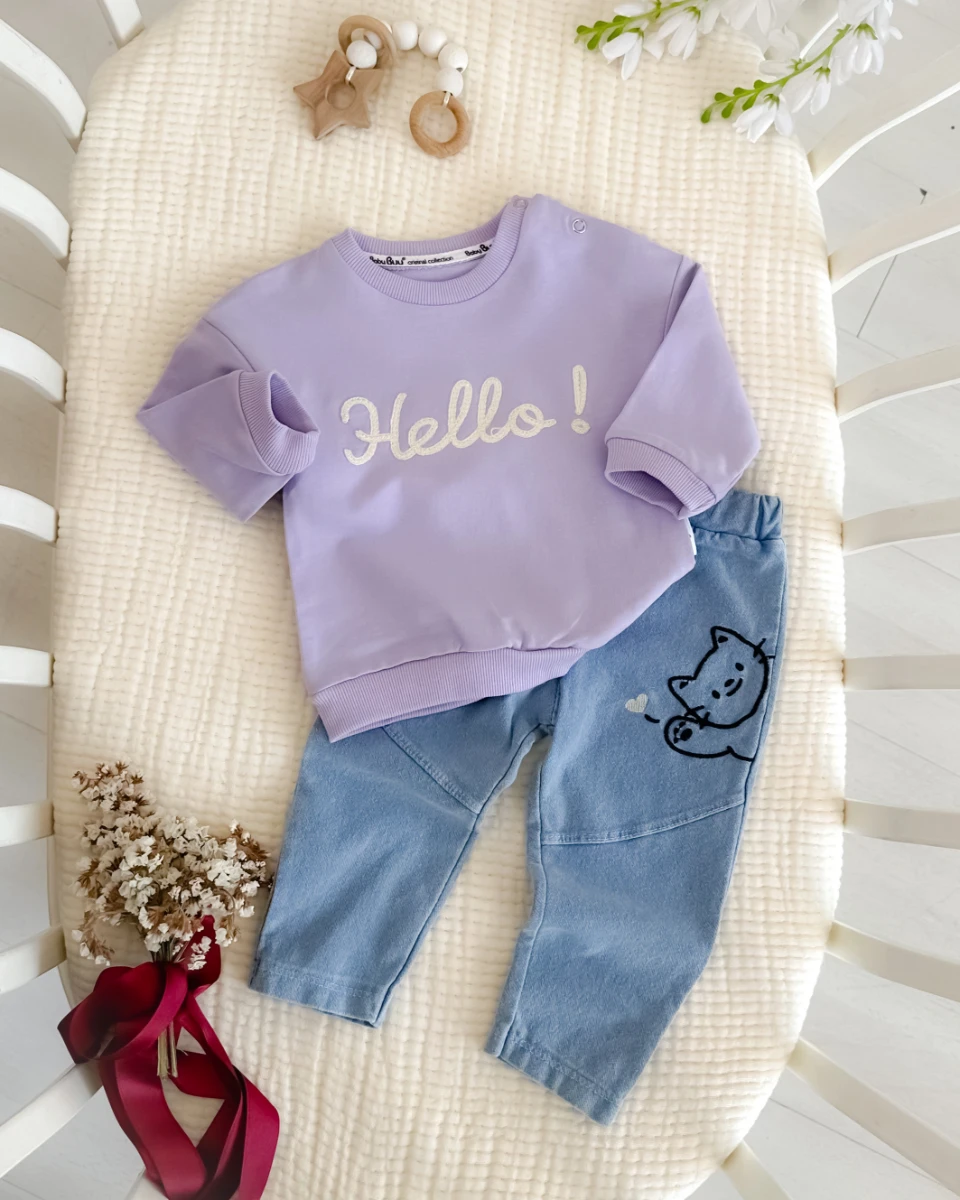 Hello nakış pantolonda sevimli pisicik detaylı omuzdan çıtçıtlı mevsimlik 2 parça takım