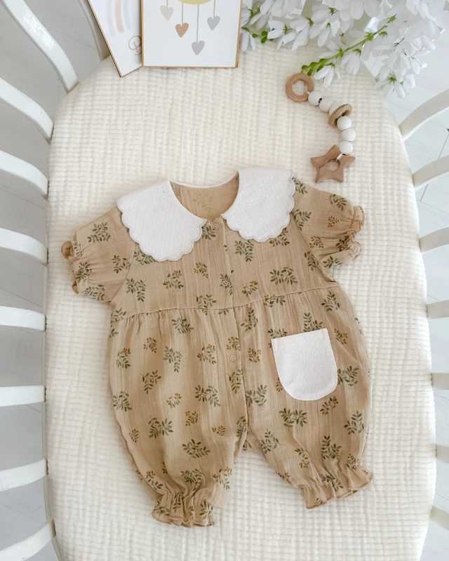 Yeşil dallar desen boydan çıtçıtlı muslin yazlık tulum 