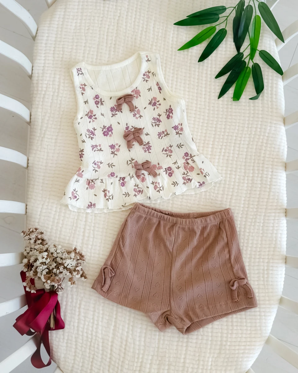 Mor çiçekler baskılı klimalı kumaş şortlu yazlık 2 parça takım 