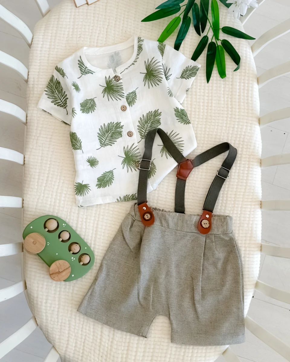 Renkli yapraklar baskılı çıkarılabilir askılı önden düğmeli yazlık 2 parça takım