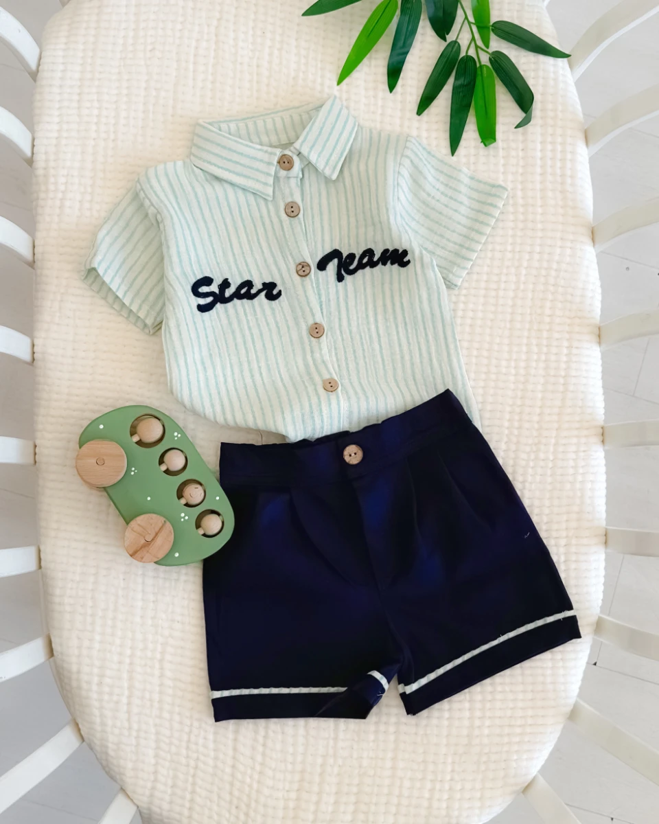 Star nakışlı ahşap düğmeli gabardin kumaş yazlık 2 parça takım