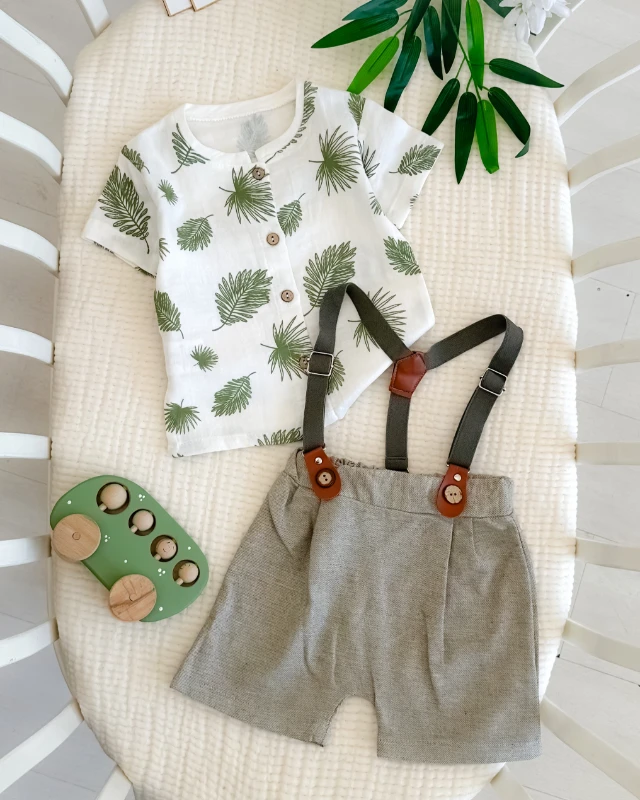 Renkli yapraklar baskılı çıkarılabilir askılı önden düğmeli yazlık 2 parça takım