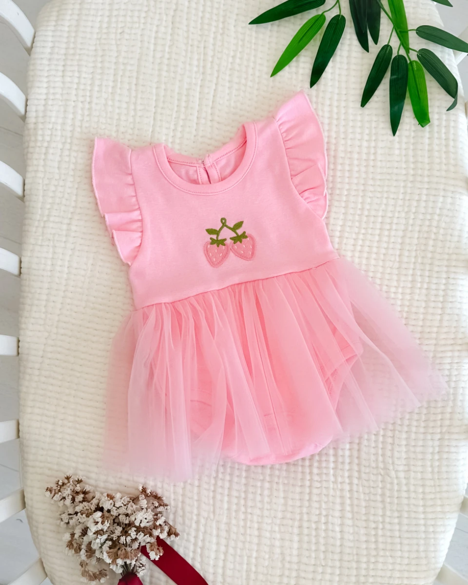 Çilek nakışlı tütülü çıtçıtlı badi