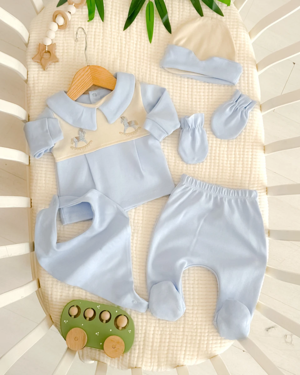 Tay toys nakışlı erkek yenidoğan hastane çıkışı