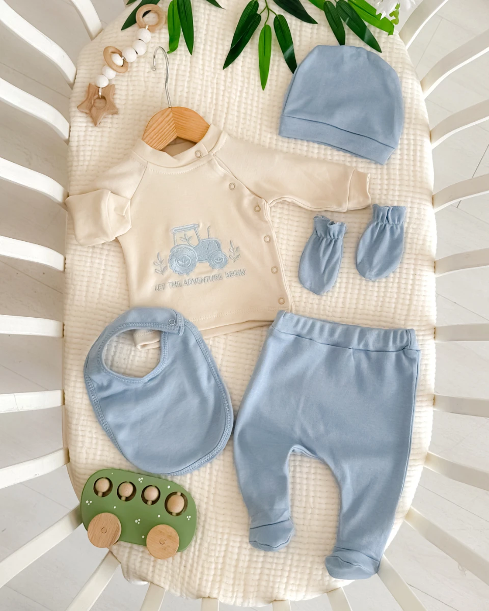 Traktör nakış detaylı erkek yenidoğan hastane çıkışı