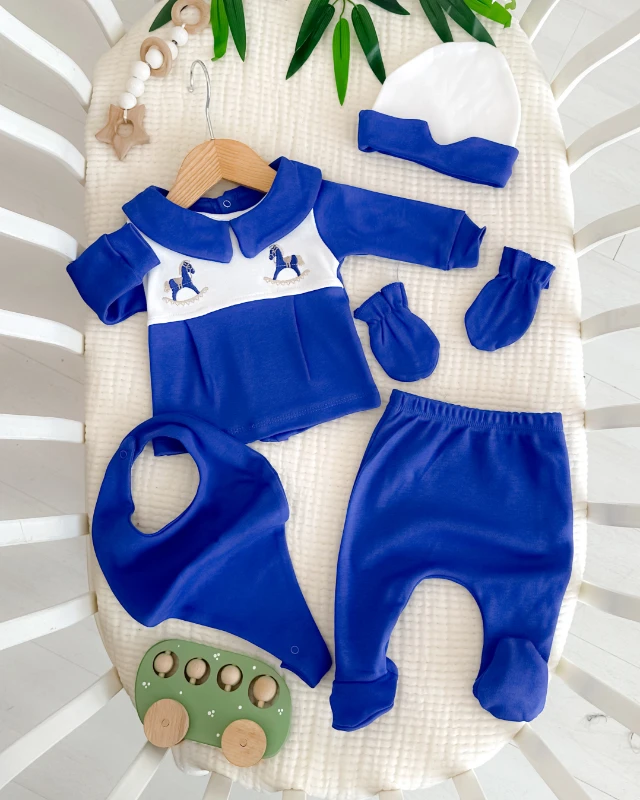 Tay toys nakışlı erkek yenidoğan hastane çıkışı