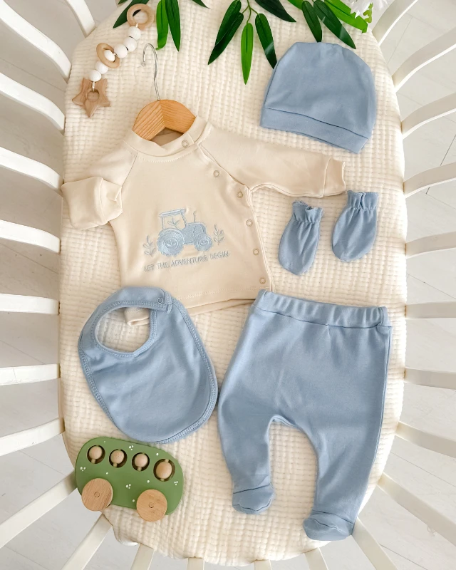 Traktör nakış detaylı erkek yenidoğan hastane çıkışı