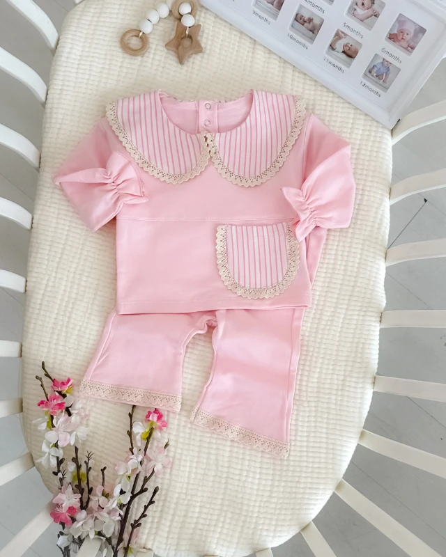 Çizgili yaka ve cep detaylı arkadan çıtçıtlı mevsimlik 2 parça takım