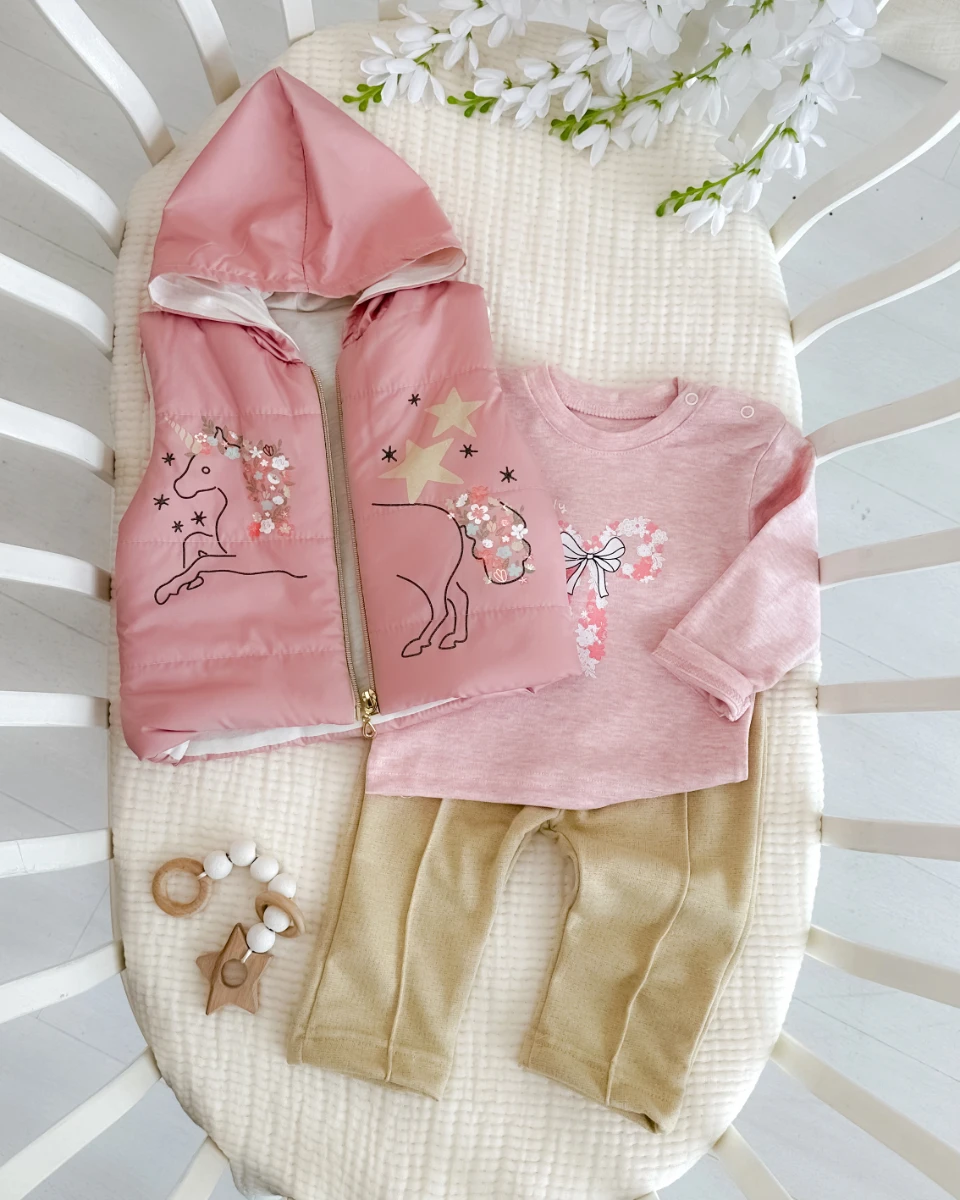 Çiçekli unicorn ve yıldızlar baskılı kapüşon yelekli 3 parça takım