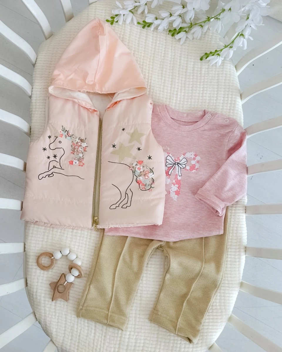 Çiçekli unicorn ve yıldızlar baskılı kapüşon yelekli 3 parça takım