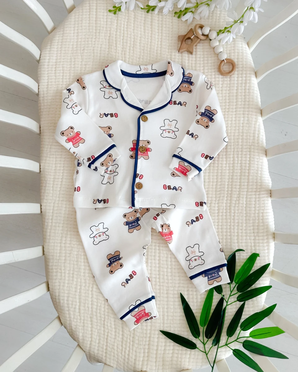 Renkli bear yazılı ahşap düğmeli 2 parça pijama takımı 