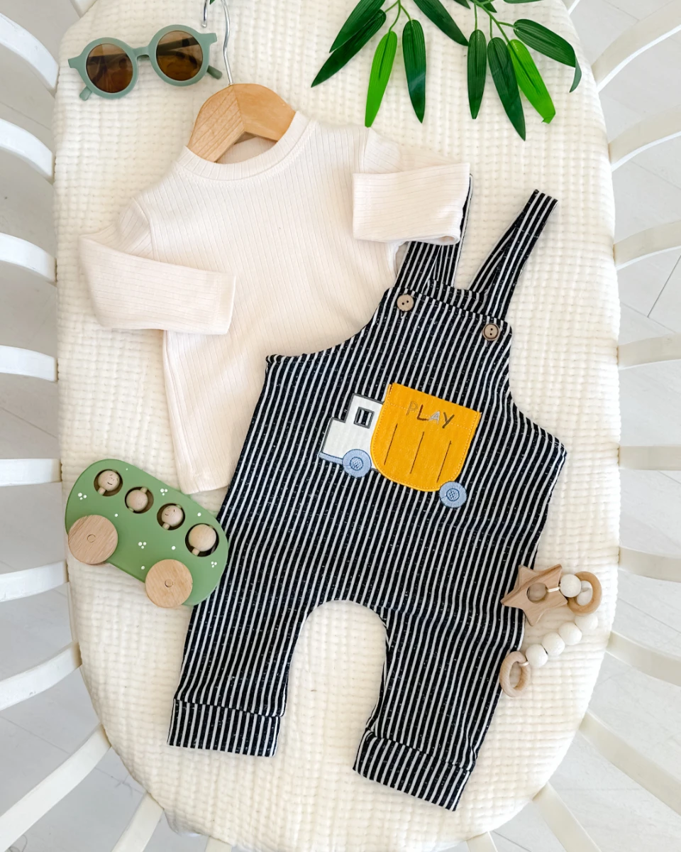 Play car ahşap düğme detay mevsimlik 2 parça salopet set 