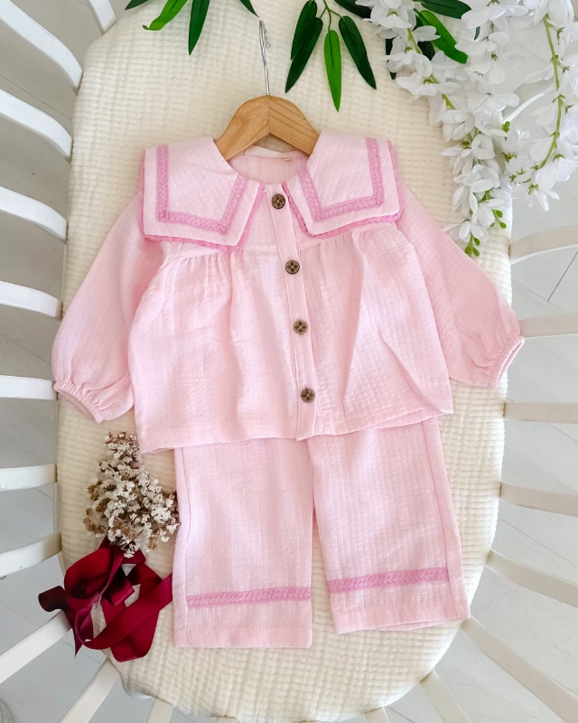 Köşegen yaka önden ahşap düğmeli muslin mevsimlik 2 parça takım 