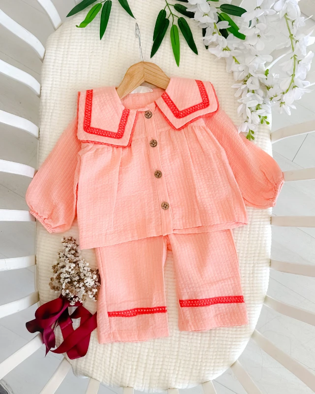 Köşegen yaka önden ahşap düğmeli muslin mevsimlik 2 parça takım 