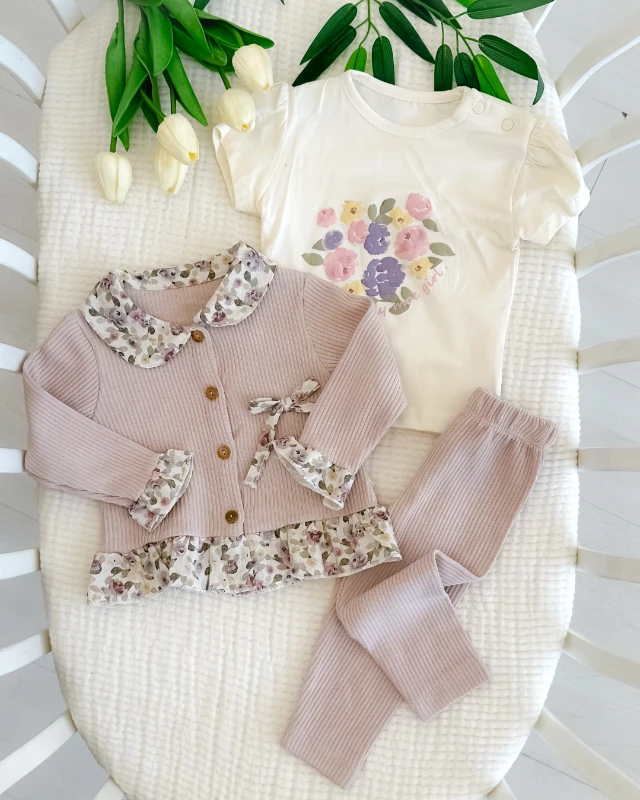 Renkli güller detaylı düğme hırkalı mevsimlik kız bebe takım 