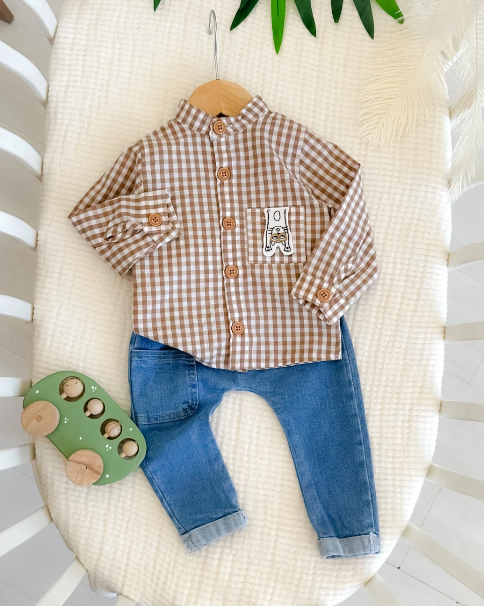 Gözlüklü yaramaz kedicik arma kare gömlekli mevsimlik 2li takım 