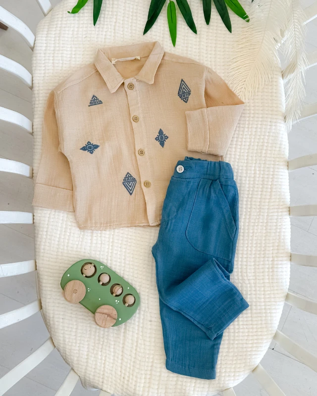 Etnik nakış detay muslin gömlekli muslin pantolonlu mevsimlik 2 parça bebe takım