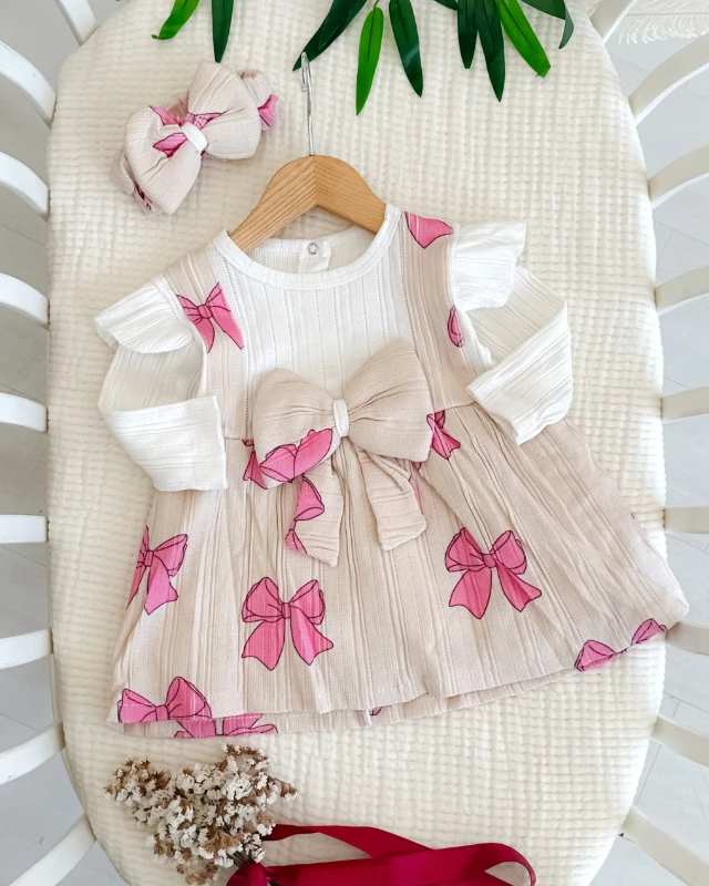 Fiyonk kurdela detay bandanalı mevsimlik bebe elbise 