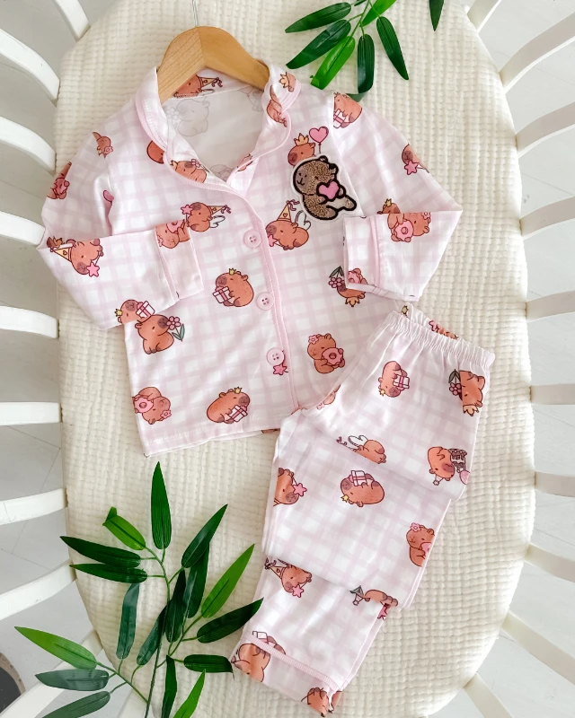 Capybara desen önden düğmeli mevsimlik penye 2 parça pijama takım 